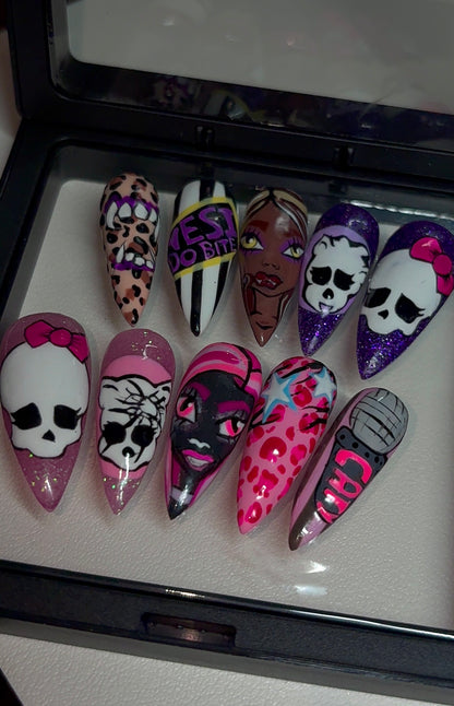 Monster High 🐈‍⬛